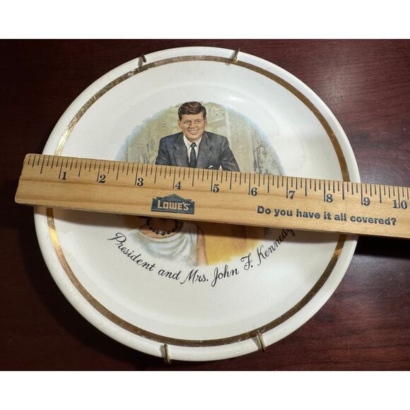Vintage JOHN F KENNEDY Collectible Plate The Young US President and Wife Jackie - Picture 3 of 7